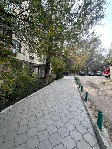 гостиница бишкек рядом: 1 комната, 31 м², Индивидуалка, 4 этаж, Косметический ремонт