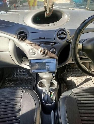 Продажа авто: Toyota Vitz: 2002 г., Автомат, Бензин, Хэтчбэк — 4