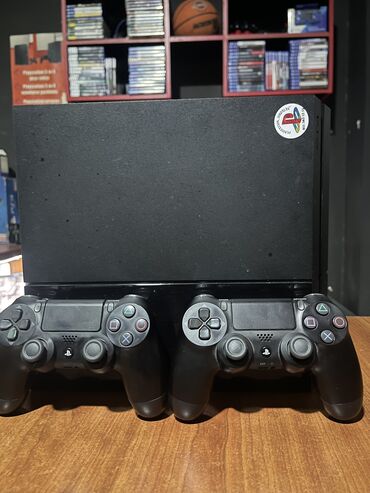 plesteşn: Ps 4 Hec Bır problemi Yoxdur BYaddas 500 GB Ustunde 2 Eded Jostık