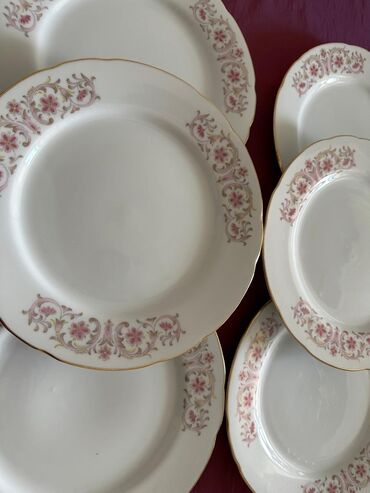 Наборы посуды: Фарфоровые тарелки японские