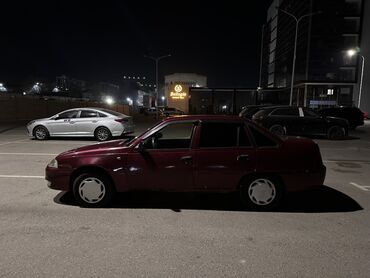 Другие автомобили: Легковой седан, темно-бордовый цвет. Кузов 4-дверный, классический — 8