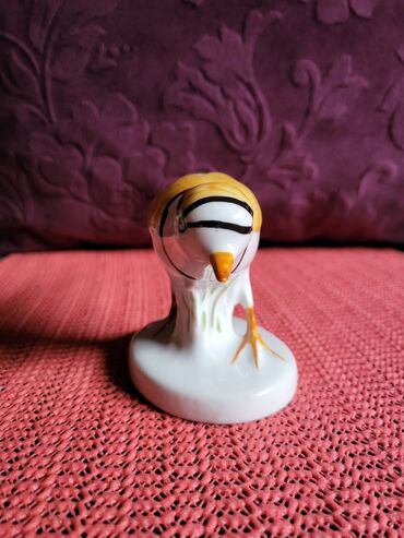 Ostali kućni dekor: Figura nova porcelanska 70te. Visina. 7cm. Duzina. 11,5cm — 2