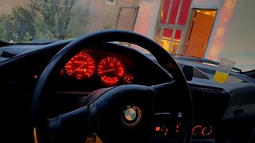 ванус: BMW 5 series: 1991 г., Механика, Бензин, Седан — 4