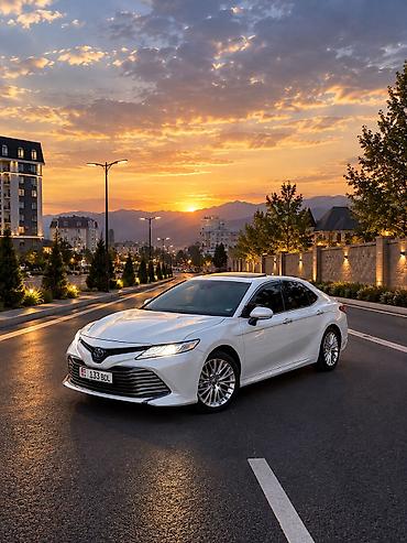 Toyota: Toyota Camry: 2019 г., 2.5 л, Вариатор, Гибрид, Седан — 1