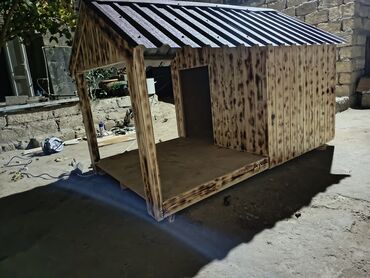 Yuvalar: Taxta it evi (yığılma mərhələsində) - Material: qalın kontrplak və — 10