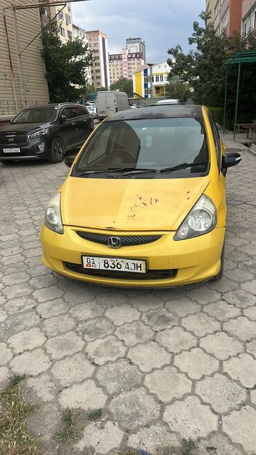 Honda: Honda Fit: 2004 г., Хэтчбэк