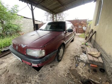 голф 2 двери: Volkswagen Passat: 1988 г., 1.8 л, Механика, Бензин, Седан