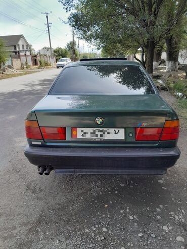 2 2дизель: BMW 520: 1990 г., 2 л, Механика, Бензин, Седан