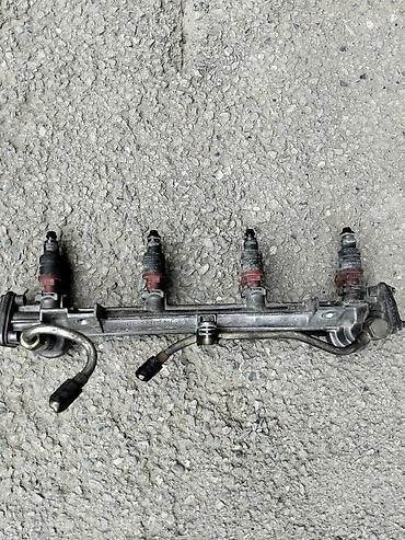 bmw e39 radiator: W202 Mercedes Benzin 111 motorun farsunkaları reykası ilə bir yerdə — 1