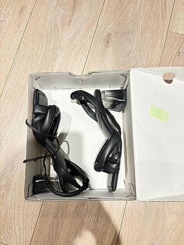 сумка aldo: ALDO qadın sandaleti – qara rəng Aldodan original, qutulu qara alçaq — 2
