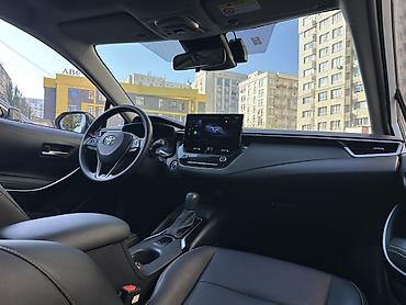 prius s: Toyota Corolla: 2023 г., 1.8 л, Вариатор, Гибрид, Седан — 8