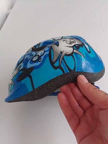 Oprema za bicikliste: Dečja biciklistička kaciga ABUS – motiv ajkule vel 45-50 obim - — 2