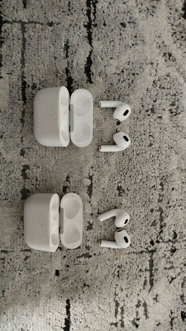 airpods pro чехол: Продаю аирподс третьего поколения цена за одну пару 1000 сом