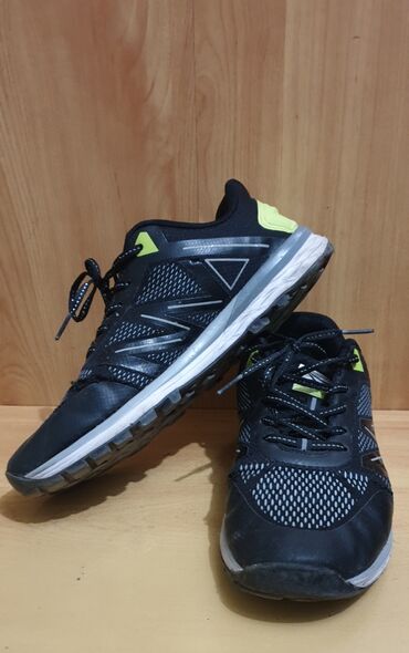 Другие животные: Мужские кроссовки, 43, New Balance, Б/у, цвет - Черный, Самовывоз, Бесплатная доставка, Платная доставка