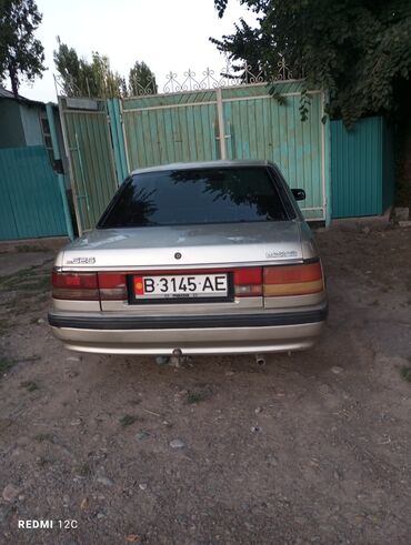 пылесос для авто: Mazda 626: 1988 г., 2 л, Механика, Бензин, Седан