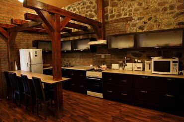 Günlük kirayə evlər: 200 kv. m, 4 otaqlı — 19