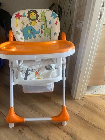 Gəzinti arabaları: İrada…. Usaq yemek masasi satilir Qiymet 100 man Alinib 250 man a