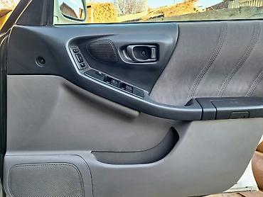 Subaru: Subaru Forester: 2001 г., 2 л, Автомат, Бензин, Универсал — 5