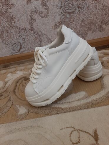 Women's Sneakers and athletic shoes: Ölçü: 38, rəng - Ağ, Yeni -da lalafo.az — 5 Women's Sneakers and athletic shoes: Ölçü: 38, rəng - Ağ, Yeni — 5