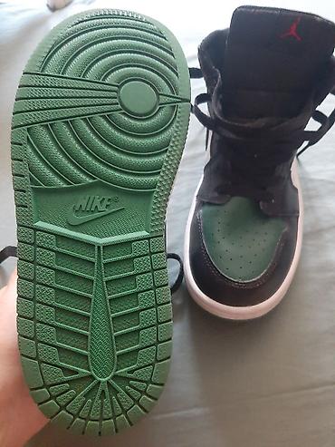 обувь жорданы: Кроссовки Nike Jordan (детские) - Модель: Jordan 1 Mid (стиль — 3