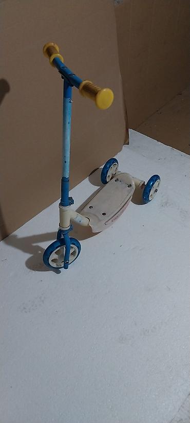 Trotineti, skejtbordovi i hoverbordovi: Dečiji trotinet sa 3 točka - Konstrukcija: prednji točak + dva zadnja — 1