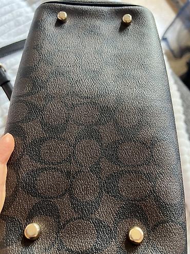 коуч барсетка: Оригинал. Элегантная сумка Coach бочкообразной формы, выполненная в — 9
