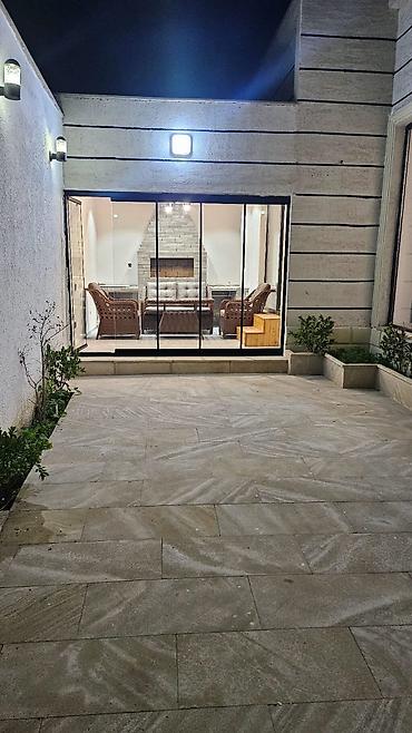 Uzunmüddətli kirayə evlər: AYLIQ KİRALIQ AİLƏVİ MODERN HƏYƏT EVİ - Plan: Geniş zal və mətbəx — 17