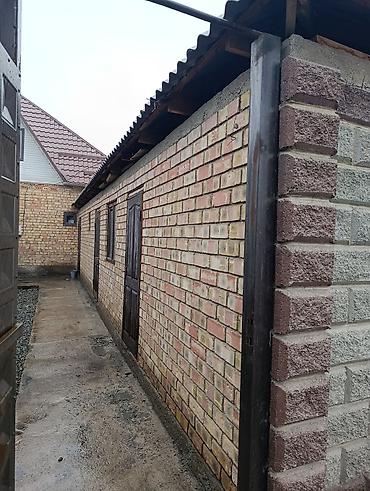 Продажа коттеджей и домов: Продаётся кирпичный дом с большим участком и капитальным ограждением — 3