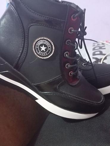 qış botinkaları: Qara rəngli qadın botları – “Fashion Sports Shoes” loqolu - Model — 1