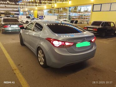 Hyundai: Hyundai Elantra: 1.8 l | 2012 il Sedan — 1