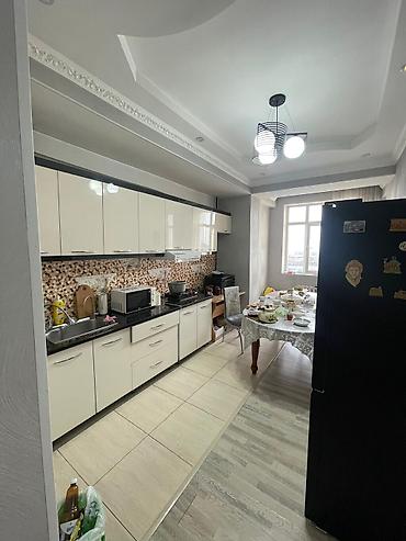 леостан: 3 комнаты, 114 м², Пишпек Элитка, 8 этаж, Старый ремонт — 1