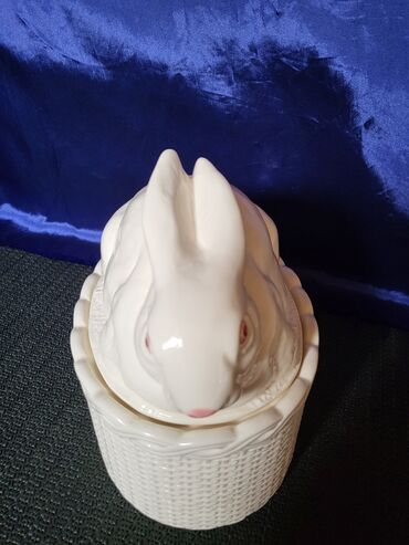 Kuhinjski setovi: Bombonijera nova,vintaz,zec. Sve na njoj odsjaj od svetla,nez — 3