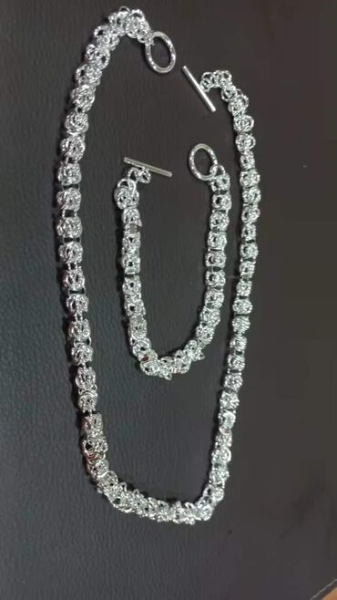 Ogrlice: Cena:2000din
Komplet ogrlica i narukvica — 8