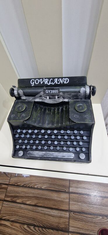 qapi dekoru: Dekorativ retro yazı maşını maketi – GOVRLAND GY3905 - Material