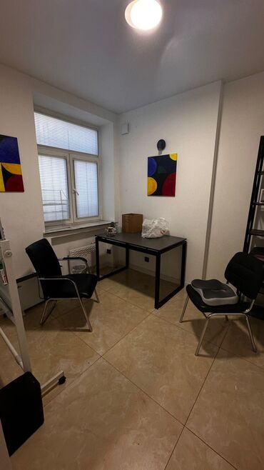 Офисы: Продаю Офис 43 м², С ремонтом, Без мебели, Многоэтажное здание, 1 этаж — 14