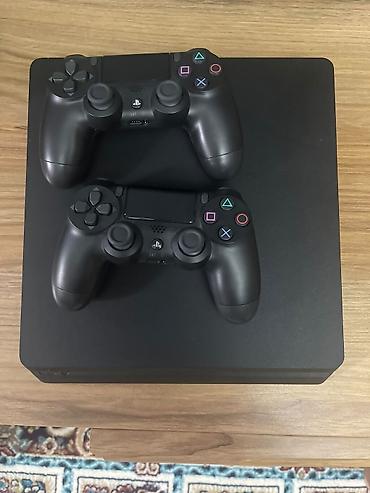 PS4 (Sony PlayStation 4): Ps4 Slim 1Tb 2 orjinal pult(zəmanətdə a class yazılıb amma googleden — 1
