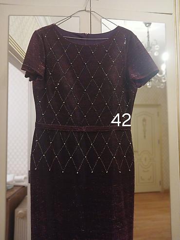 Ziyafət donları: 1) Bəzəkli yaxalı maxi don - Rəng: tünd bənövşəyi - Model: qolsuz — 41