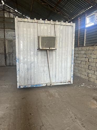 Metal konteyner otaq - Ölçü: təxminən 6 m uzunluq, 2.4 m en, 2.5 m