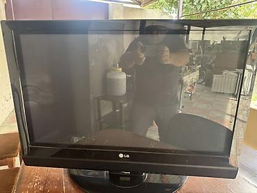masaustu gaming pc: LG LCD televizor - Ekran diaqonalı: təxminən 32" - Model seriyası: LG — 1