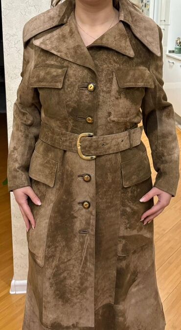 Plaşlar: Qadın üçün süet trençkot - Material: yumşaq süet (nubuk effektli) — 2