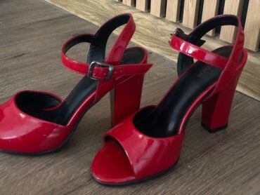Туфли: Туфли, 36, Zara, Новый, цвет - Красный, Самовывоз