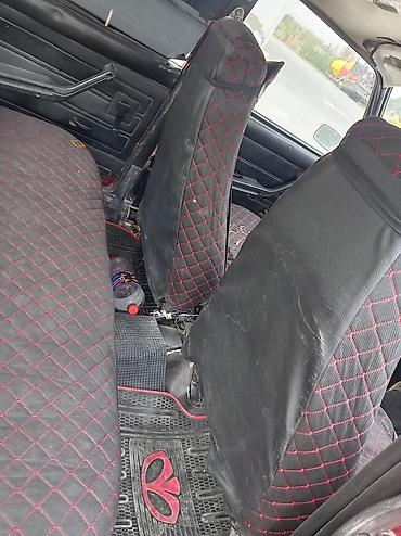 07 qapı: LADA 21 05 qırmızı rəngli sedan avtomobil. 07 YƏ YĞLIB BƏZİ — 7