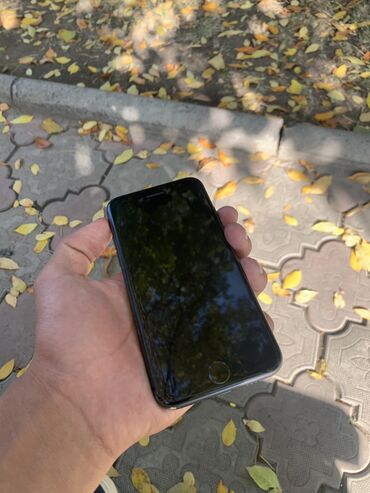 поко ф5: IPhone 8, Б/у, 64 ГБ, Черный