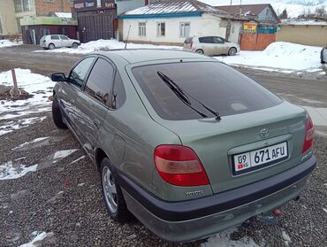 tayota yaris: Toyota Avensis: 2002 г., 1.8 л, Механика, Бензин, Хетчбек