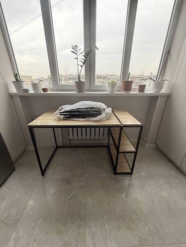 большой офисный стол: Компьютерный стол, Б/у, С полками