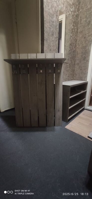 Спальные гарнитуры: Продаю 1) Кровать 2спальн.,с настенными прикраватными полками — 10