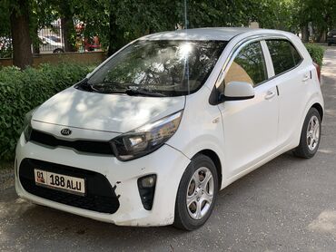 Легковой транспорт: Сдаю в аренду: Легковое авто, Под такси