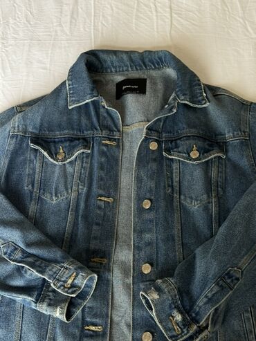 Куртки: Mavi cins gödəkçə – jeans materialı, klassik kəsim. - Brend