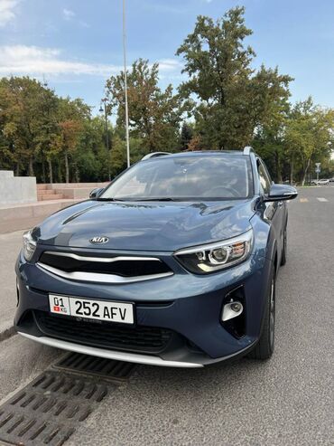 оптика е39: Kia Stonic: 2018 г., 1.6 л, Автомат, Дизель, Кроссовер