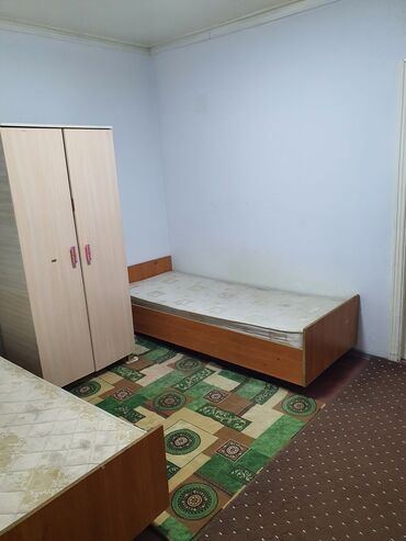 дом частный бишкек: 90 м², 4 комнаты, Подвал, погреб, Забор, огорожен